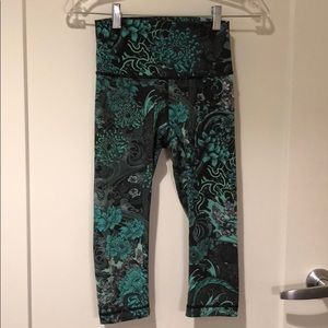 Lululemon crop pants